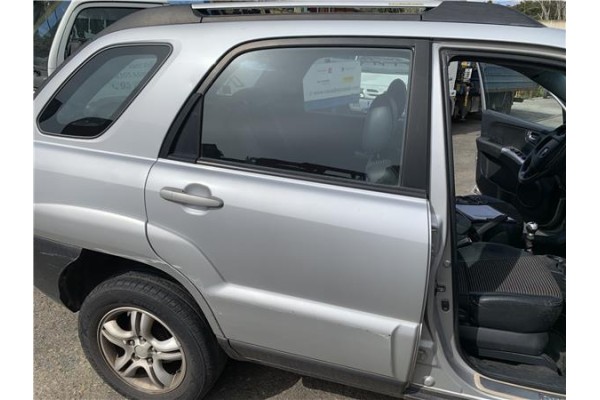 Recambio de puerta trasero derecha para kia sportage (km) 2.0 crdi referencia OEM IAM 770041F050  