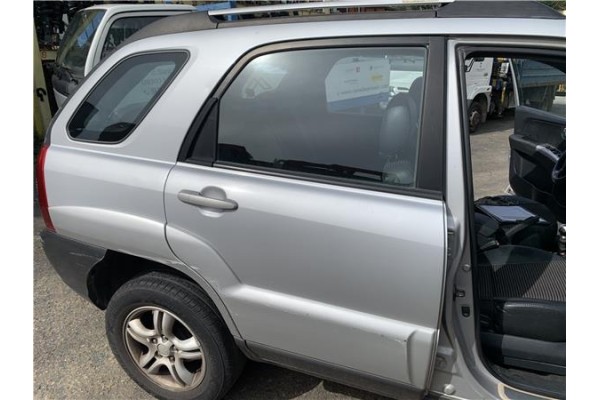 Recambio de puerta trasero derecha para kia sportage (km) 2.0 crdi referencia OEM IAM 770041F050  