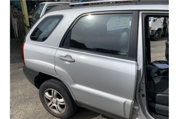 Recambio de puerta trasero derecha para kia sportage (km) 2.0 crdi referencia OEM IAM 770041F050  