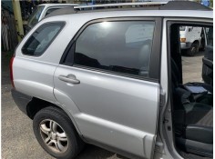 Recambio de puerta trasero derecha para kia sportage (km) 2.0 crdi referencia OEM IAM 770041F050  