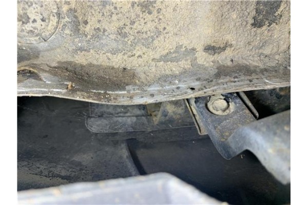 Recambio de refuerzo paragolpes trasero para kia sportage (km) 2.0 crdi referencia OEM IAM 866301F000  