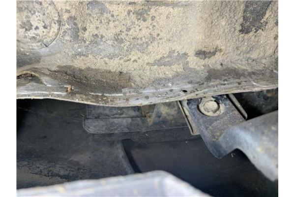 Recambio de refuerzo paragolpes trasero para kia sportage (km) 2.0 crdi referencia OEM IAM 866301F000  