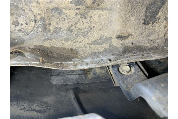 Recambio de refuerzo paragolpes trasero para kia sportage (km) 2.0 crdi referencia OEM IAM 866301F000  