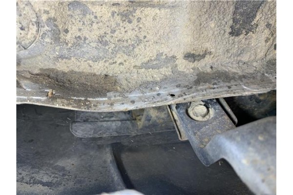 Recambio de refuerzo paragolpes trasero para kia sportage (km) 2.0 crdi referencia OEM IAM 866301F000  