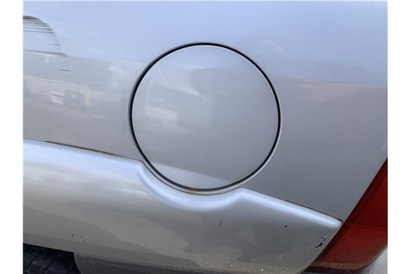 Recambio de tapa exterior combustible para kia sportage (km) 2.0 crdi referencia OEM IAM 695101F000  