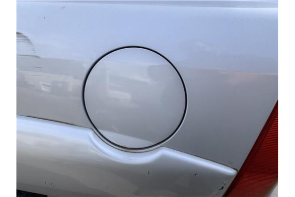 Recambio de tapa exterior combustible para kia sportage (km) 2.0 crdi referencia OEM IAM 695101F000  