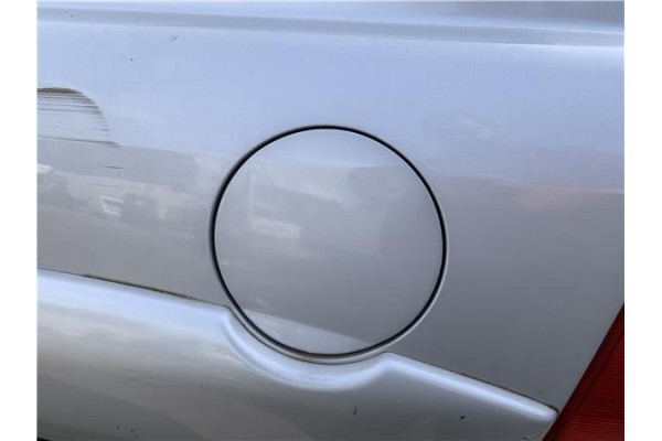 Recambio de tapa exterior combustible para kia sportage (km) 2.0 crdi referencia OEM IAM 695101F000  