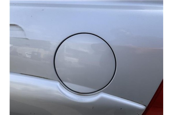 Recambio de tapa exterior combustible para kia sportage (km) 2.0 crdi referencia OEM IAM 695101F000  