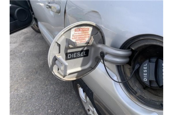 Recambio de tapa exterior combustible para kia sportage (km) 2.0 crdi referencia OEM IAM 695101F000  