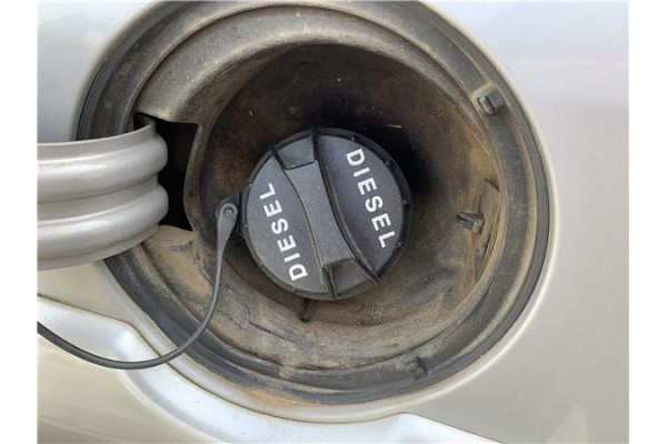 Recambio de tapon combustible para kia sportage (km) 2.0 crdi referencia OEM IAM 310103A800  