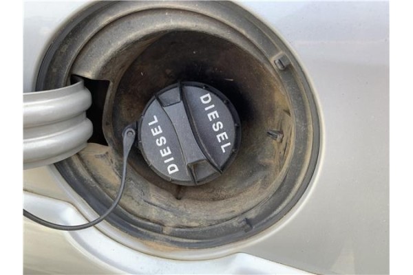 Recambio de tapon combustible para kia sportage (km) 2.0 crdi referencia OEM IAM 310103A800  