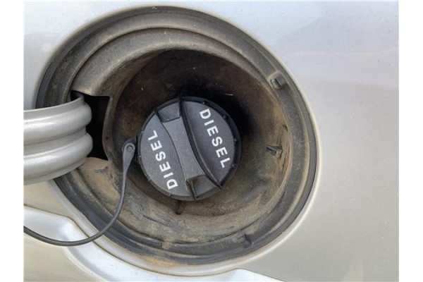 Recambio de tapon combustible para kia sportage (km) 2.0 crdi referencia OEM IAM 310103A800  