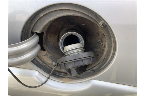 Recambio de tapon combustible para kia sportage (km) 2.0 crdi referencia OEM IAM 310103A800  