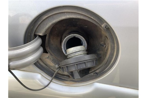 Recambio de tapon combustible para kia sportage (km) 2.0 crdi referencia OEM IAM 310103A800  