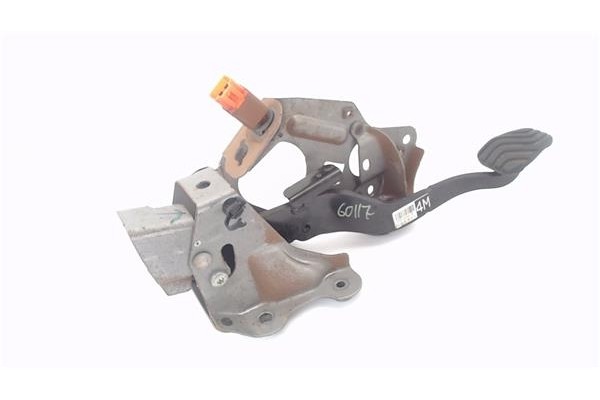 Recambio de pedal embrague para nissan qashqai ii (j11e) 1.2 n-connecta referencia OEM IAM 465038803RB  