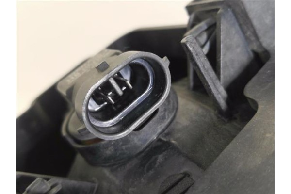 Recambio de faro antiniebla izquierdo para kia sportage (km) 2.0 crdi referencia OEM IAM 922011F0  
