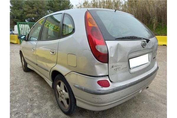 nissan almera tino (v10m) del año 2002