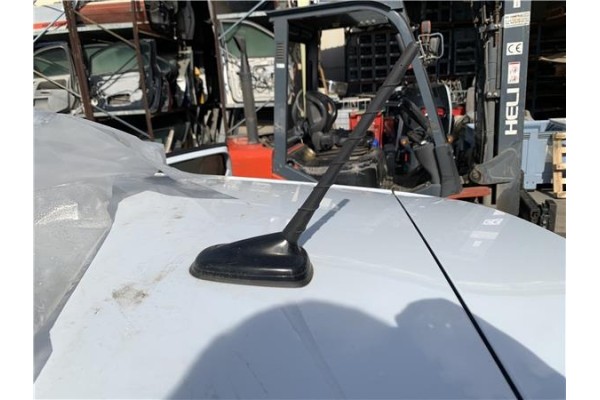 Recambio de antena electrica para seat ibiza (kj1) 1.0 fr referencia OEM IAM 6C0035501Q 6C0035849M 