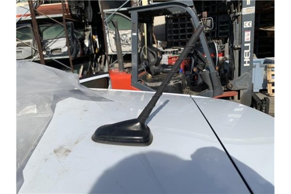 Recambio de antena electrica para seat ibiza (kj1) 1.0 fr referencia OEM IAM 6C0035501Q 6C0035849M 