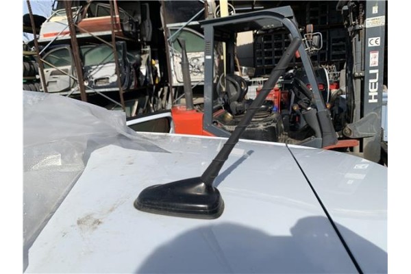 Recambio de antena electrica para seat ibiza (kj1) 1.0 fr referencia OEM IAM 6C0035501Q 6C0035849M 