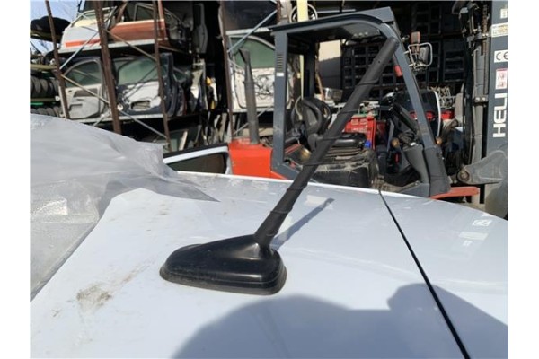 Recambio de antena electrica para seat ibiza (kj1) 1.0 fr referencia OEM IAM 6C0035501Q 6C0035849M 