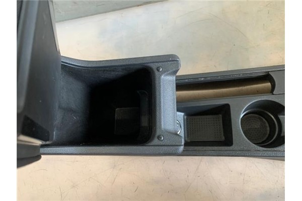 Recambio de consola para seat ibiza (kj1) 1.0 fr referencia OEM IAM 6F1863243C 6F0864207 