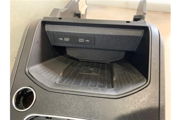 Recambio de consola para seat ibiza (kj1) 1.0 fr referencia OEM IAM 6F1863243C 6F0864207 