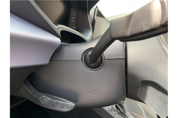 Recambio de embellecedor columna direccion para seat ibiza (kj1) 1.0 fr referencia OEM IAM 6F0858560A 6F0858559T82V 