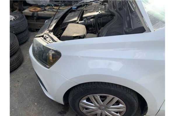 Recambio de aleta delantero izquierda para volkswagen polo v (6c1) 1.4 advance bmt referencia OEM IAM 6R0821105J 6R0821105H 