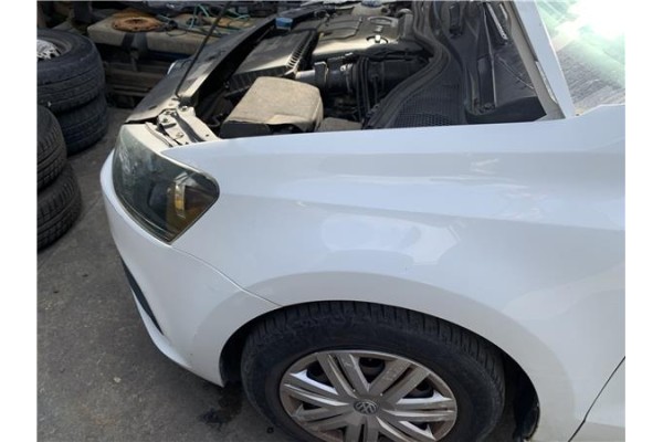 Recambio de aleta delantero izquierda para volkswagen polo v (6c1) 1.4 advance bmt referencia OEM IAM 6R0821105J 6R0821105H 