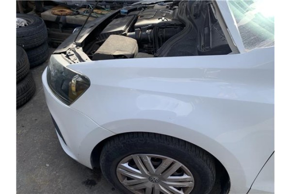 Recambio de aleta delantero izquierda para volkswagen polo v (6c1) 1.4 advance bmt referencia OEM IAM 6R0821105J 6R0821105H 