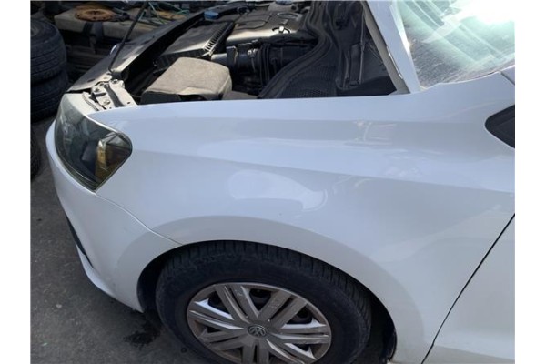 Recambio de aleta delantero izquierda para volkswagen polo v (6c1) 1.4 advance bmt referencia OEM IAM 6R0821105J 6R0821105H 