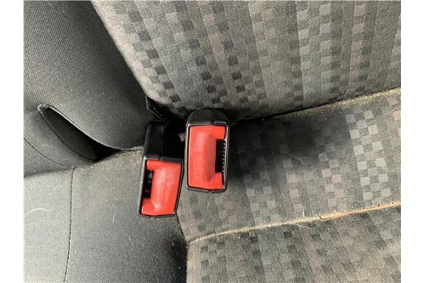 Recambio de anclaje cinturon trasero izquierdo para volkswagen polo v (6c1) 1.4 advance bmt referencia OEM IAM 6R0857739  