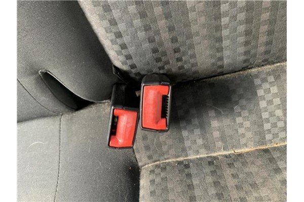 Recambio de anclaje cinturon trasero izquierdo para volkswagen polo v (6c1) 1.4 advance bmt referencia OEM IAM 6R0857739  