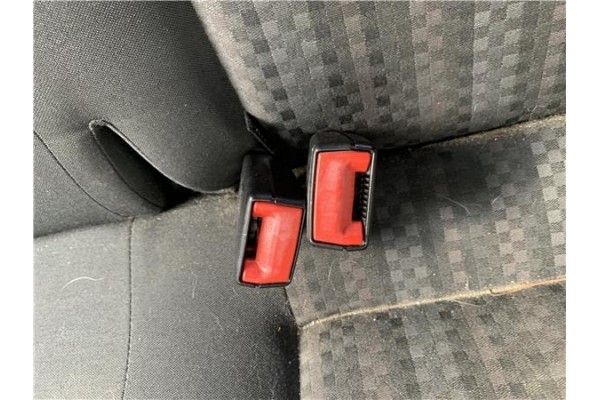 Recambio de anclaje cinturon trasero izquierdo para volkswagen polo v (6c1) 1.4 advance bmt referencia OEM IAM 6R0857739  