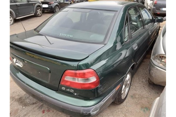 volvo s40 berlina del año 2002