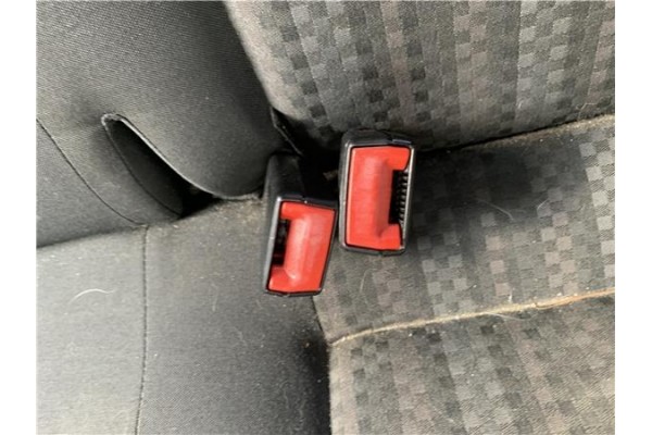 Recambio de anclaje cinturon trasero izquierdo para volkswagen polo v (6c1) 1.4 advance bmt referencia OEM IAM 6R0857739  