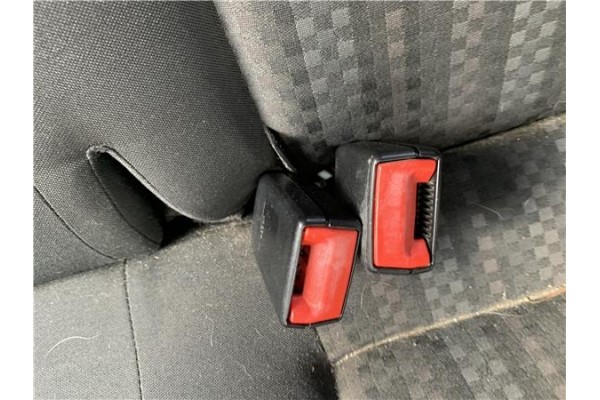 Recambio de anclaje cinturon trasero izquierdo para volkswagen polo v (6c1) 1.4 advance bmt referencia OEM IAM 6R0857739  