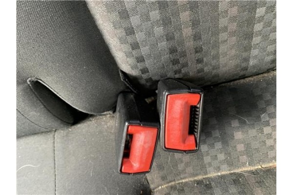 Recambio de anclaje cinturon trasero izquierdo para volkswagen polo v (6c1) 1.4 advance bmt referencia OEM IAM 6R0857739  