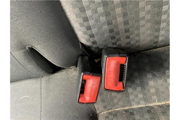 Recambio de anclaje cinturon trasero izquierdo para volkswagen polo v (6c1) 1.4 advance bmt referencia OEM IAM 6R0857739  