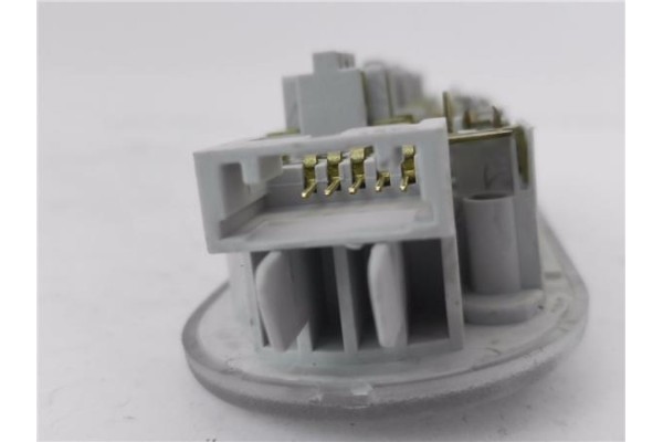 Recambio de luz delantero central techo para nissan qashqai ii (j11e) 1.2 n-connecta referencia OEM IAM 8200073234  
