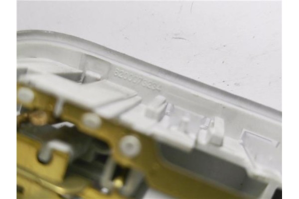 Recambio de luz delantero central techo para nissan qashqai ii (j11e) 1.2 n-connecta referencia OEM IAM 8200073234  