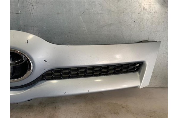 Recambio de rejilla paragolpes delantero para toyota corolla verso (r1) 2.2 d-4d referencia OEM IAM 531110F020  