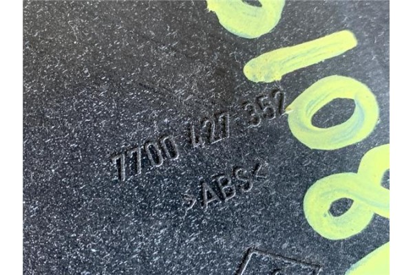 Recambio de aleron trasero para renault clio ii fase ii (b/cb0) 1.2 privilege referencia OEM IAM 7700427352  