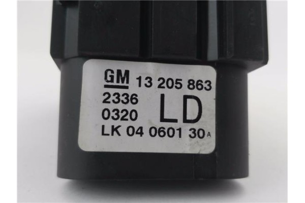 Recambio de mando de luces para opel zafira b 1.9 enjoy referencia OEM IAM 13205863 LK04060130 