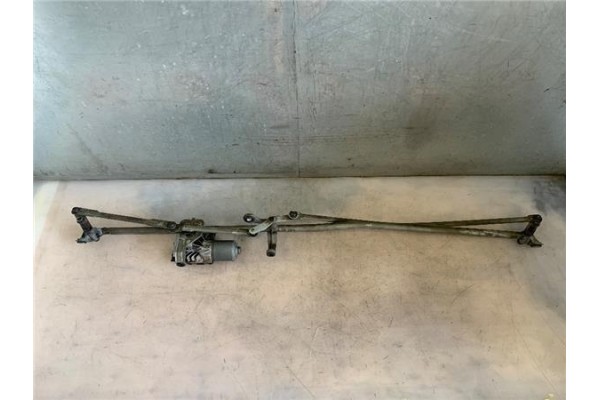 Recambio de motor limpiaparabrisas delantero para peugeot 308 1.6 gt referencia OEM IAM 0390241869  