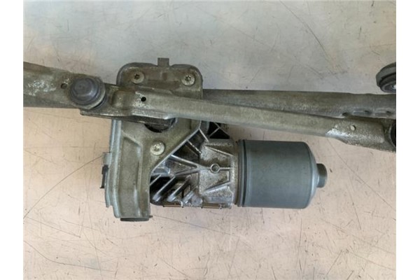 Recambio de motor limpiaparabrisas delantero para peugeot 308 1.6 gt referencia OEM IAM 0390241869  
