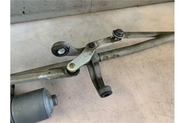 Recambio de motor limpiaparabrisas delantero para peugeot 308 1.6 gt referencia OEM IAM 0390241869  