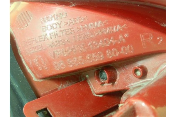 Recambio de piloto trasero derecho para peugeot 207 1.6 hdi referencia OEM IAM 9686565980  