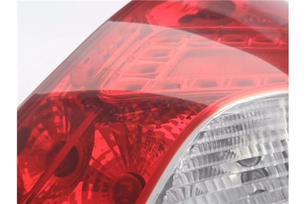 Recambio de piloto trasero derecho para peugeot 207 1.6 hdi referencia OEM IAM 9686565980  